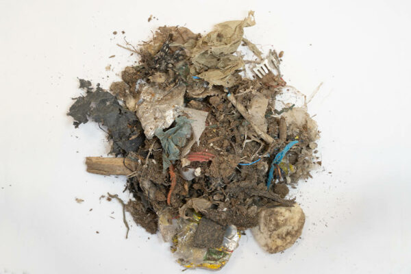 Detailmaterialbild von Schredderleichtfraktion SLF im Metallrecyclingprozess