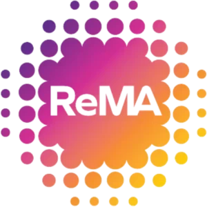 一個色彩繽紛、呈圓形的標誌，上面印有「ReMA」字樣。
