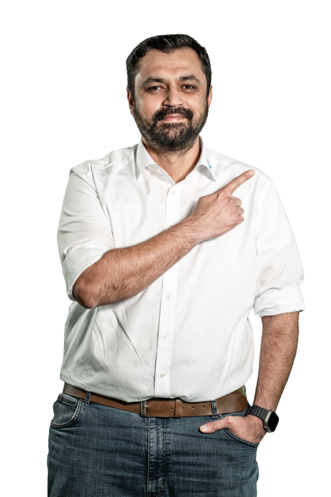 Man in a white shirt pointing, Industrial Water Treatment – Spaleck Wassertechnik